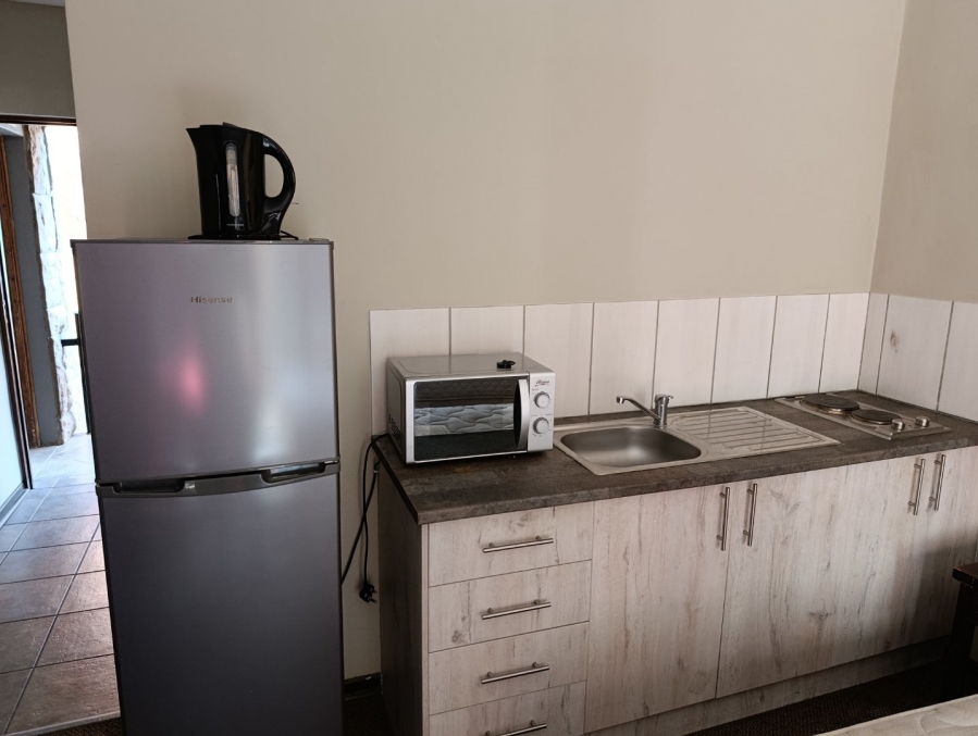 To Let 1 Bedroom Property for Rent in Vredenhof Sh Free State